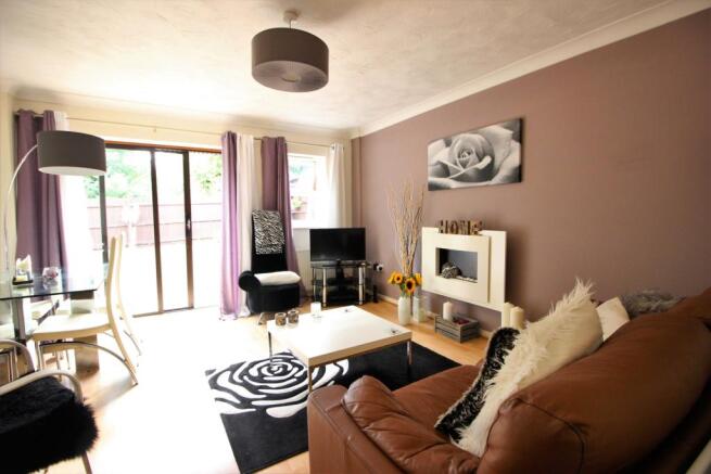 Lounge/Dining Room