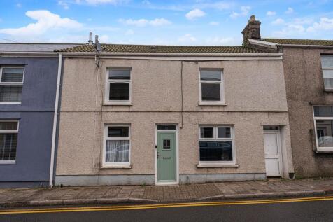 Commercial Street, Nantymoel, CF32