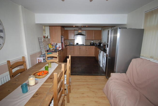 KITCHEN DINER
