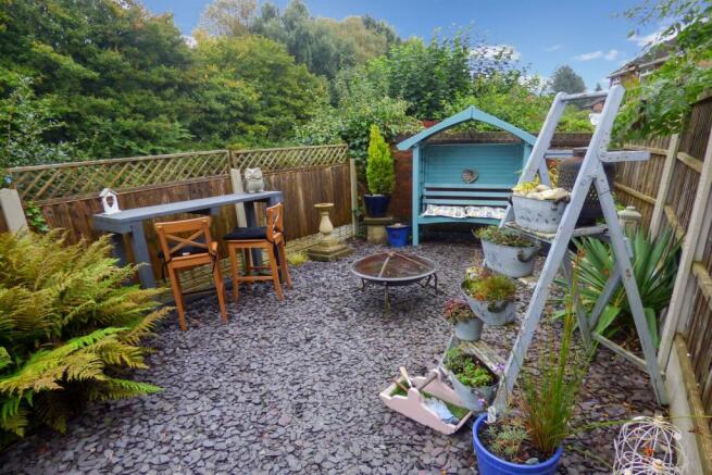 Side patio