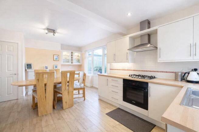 3 bed Semi-Detached for sale Image 6