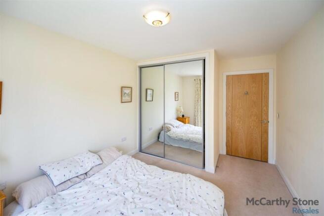 1 bed Apartment for sale Image 8