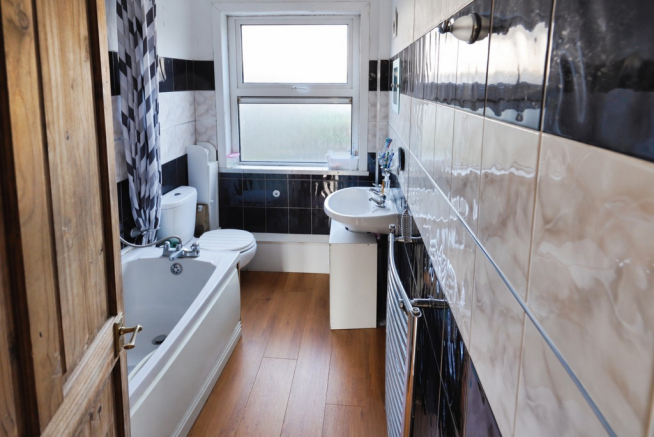 3 bed Semi-Detached for sale Image 11