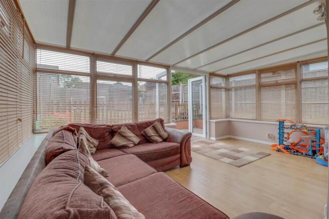 11 SUDBROOK CLOSE NEW INSIDE SHOTS-4.jpg