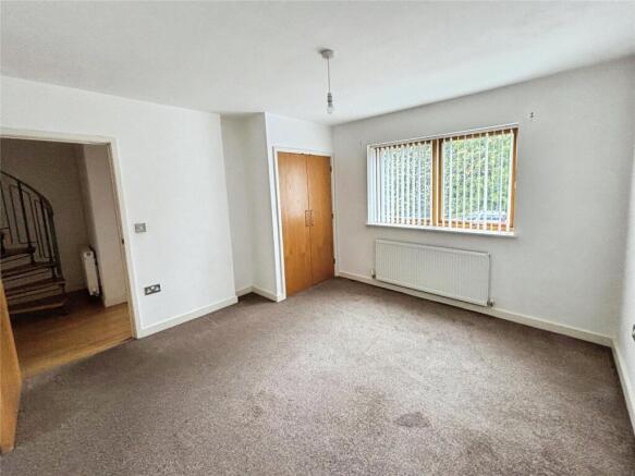 2 bed Flat for sale Image 5