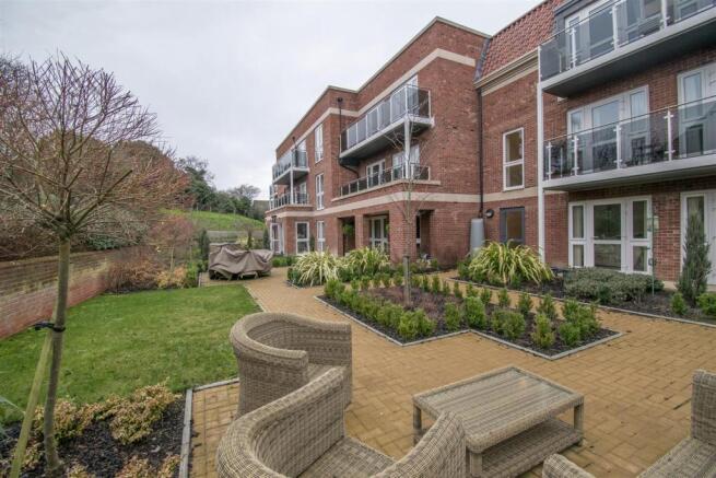 Homeowners Gardens.jpg