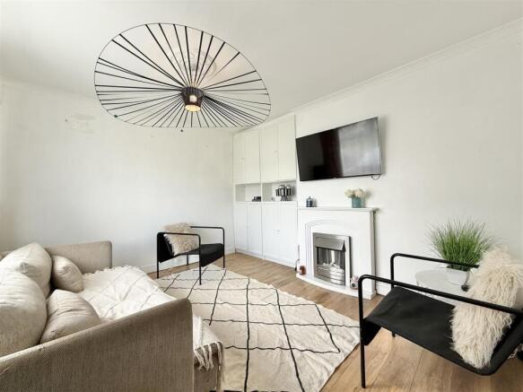 3 bed Terraced for sale Image 4