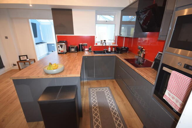 KITCHEN/DINER