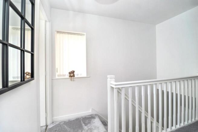 3 bed Semi-Detached for sale Image 7