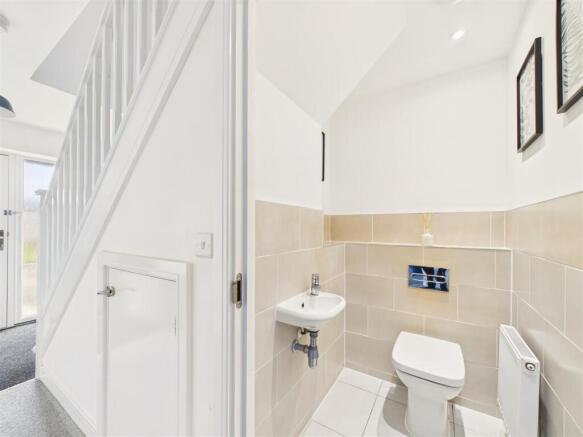 4 bed Detached for sale Image 10