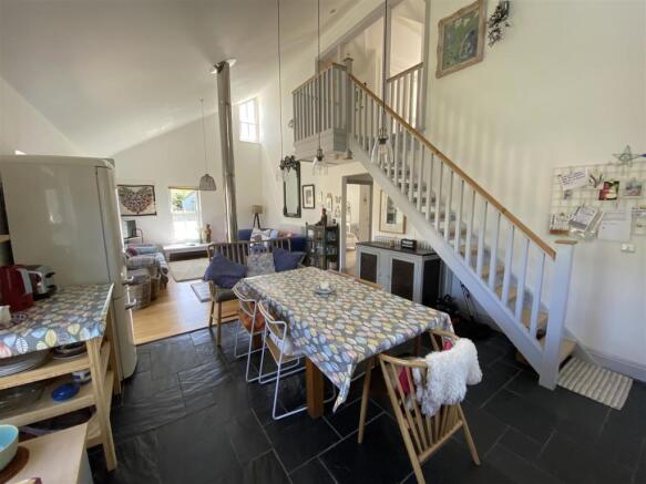 Kitchen/Dining Area