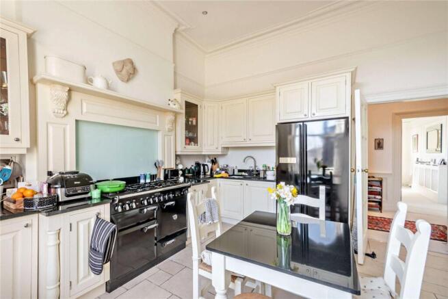 2 bed Apartment for sale Image 4