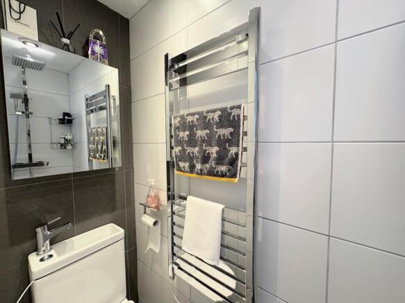 SHOWER ROOM