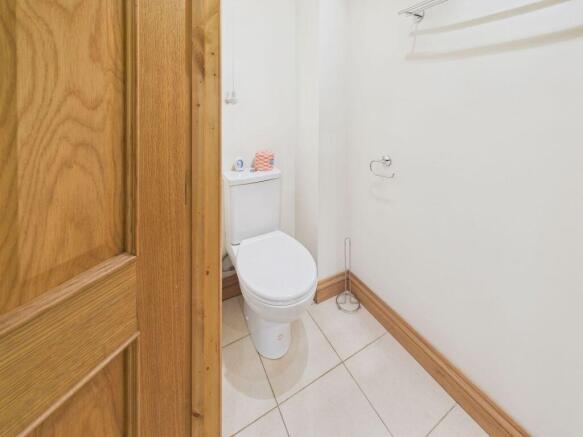 2 bed Apartment for sale Image 11