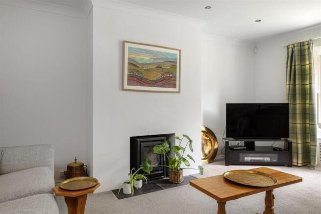 5 bed Detached for sale Image 9