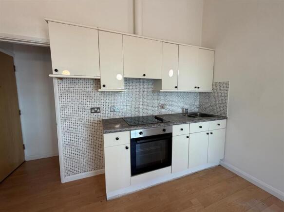 kitchen 2.jpg