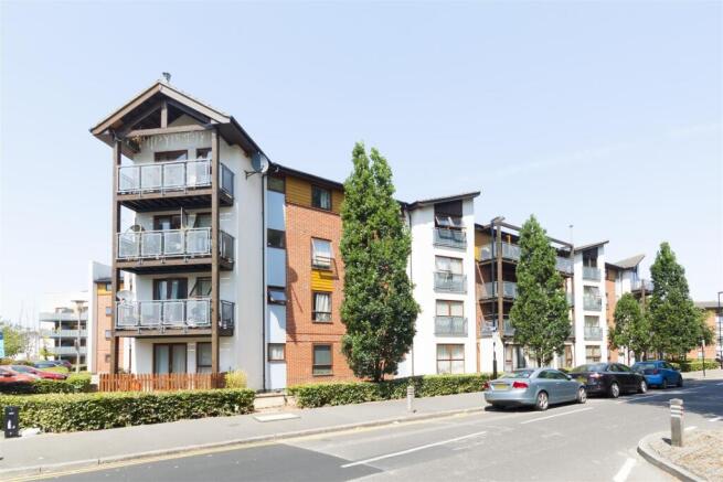 37_spottiswood_court_3_harry_close_croydon_003.jpg