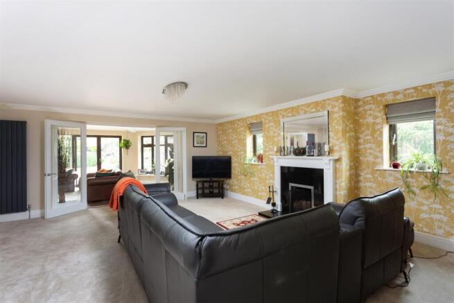 3 bed Detached for sale Image 6