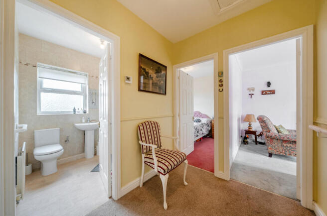 2 bed Flat for sale Image 7