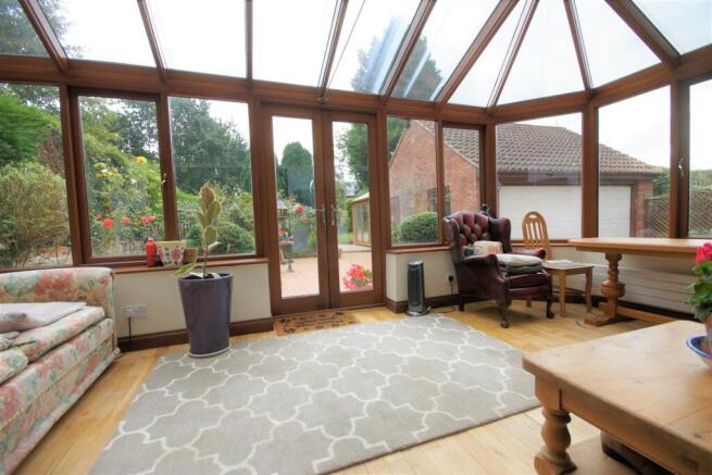 4 bed Detached for sale Image 12