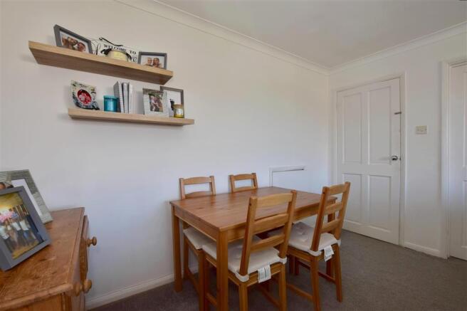 Lounge/ Dining Area