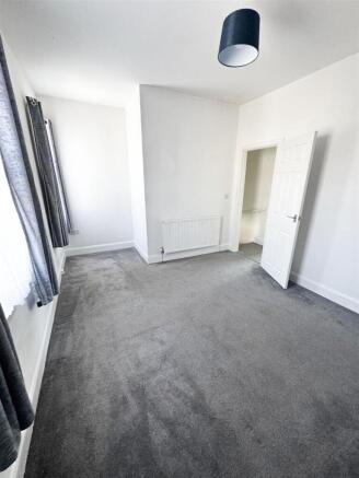 3 bed Terraced for sale Image 7