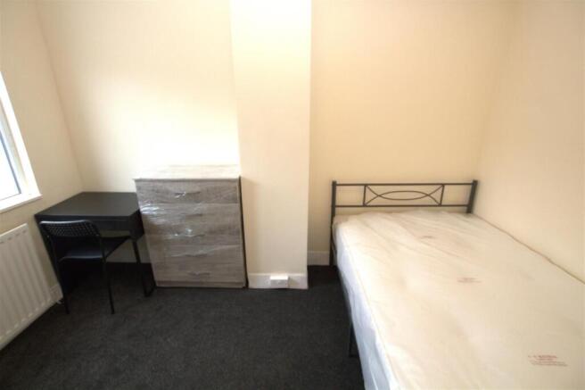 3 bed Terraced to rent Image 7