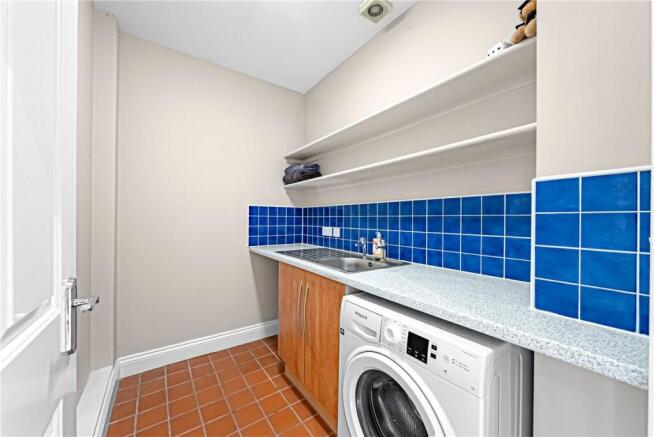 4 bed Terraced for sale Image 11