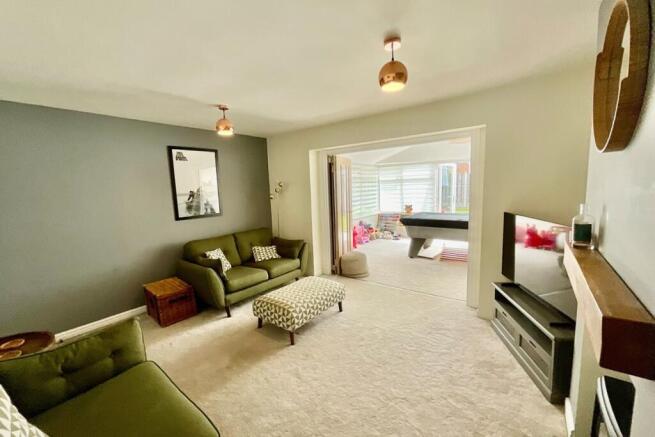 4 bed Detached for sale Image 10