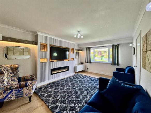 4 bed Detached for sale Image 8