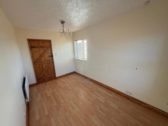 Bedroom (p)