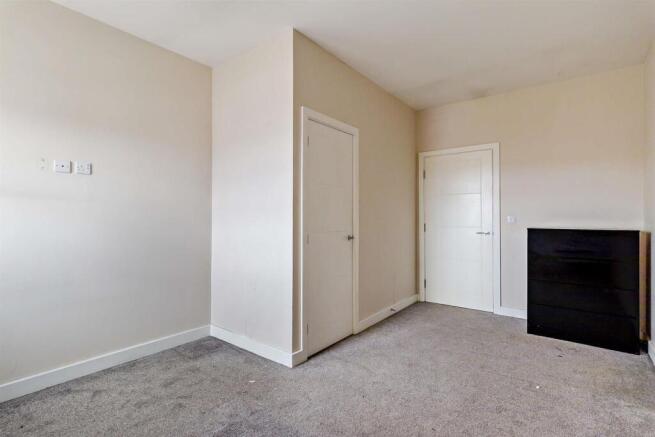 2 bed Flat for sale Image 7