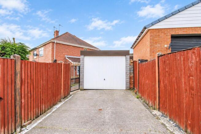 2 bed Semi-Detached for sale Image 10