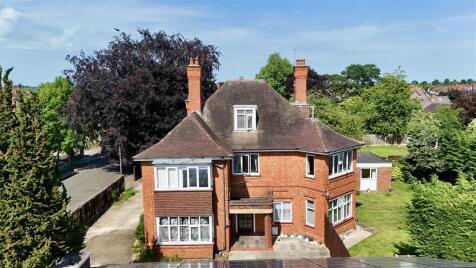 The Drive, Phippsville, Northampton NN1