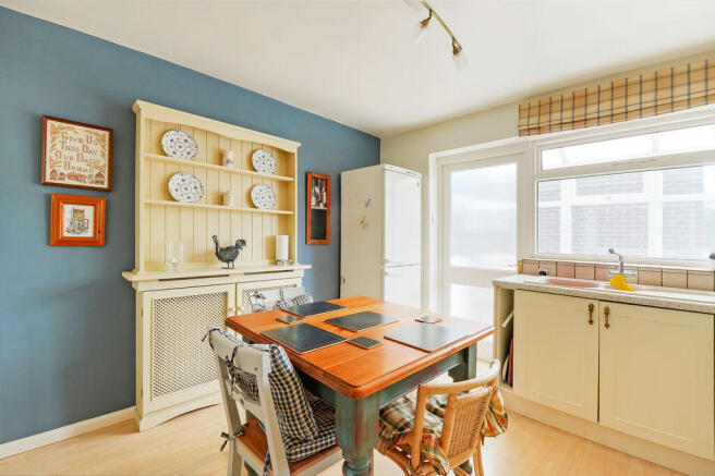 3 bed Bungalow for sale Image 10