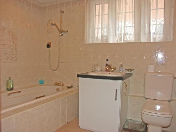 Photo 10