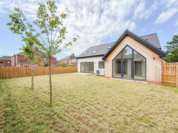 4 bed Detached for sale Image 6