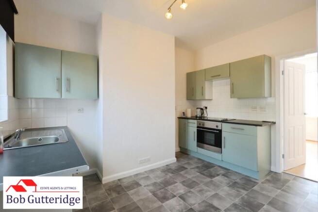 FITTED KITCHEN / DINER
