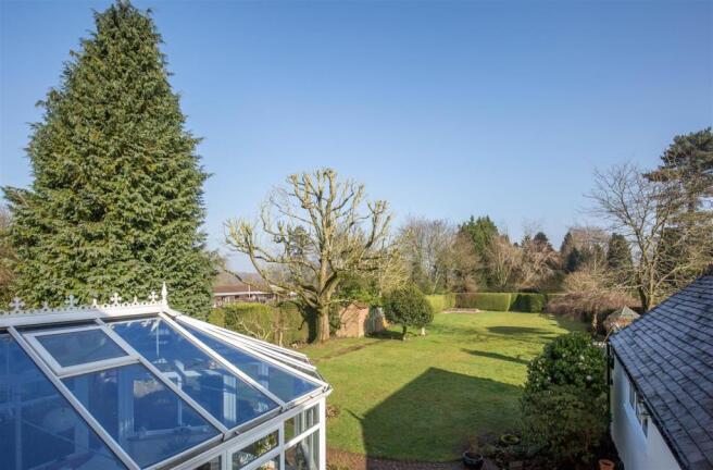 Garden View to Stabl