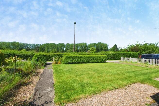 2 bed Detached Bungalow for sale Image 11