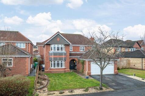 8 Bruce Gardens, Dunfermline