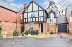 8, Canterbury Gardens, Farnborough GU14 6ST