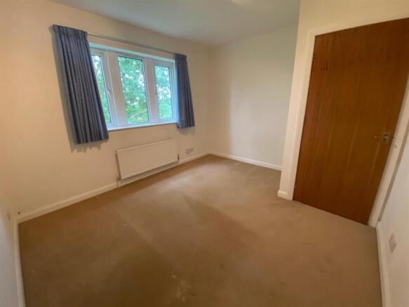 4 bed Detached to rent Image 8