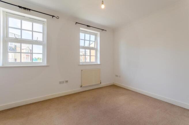 2 bed Terraced to rent Image 9