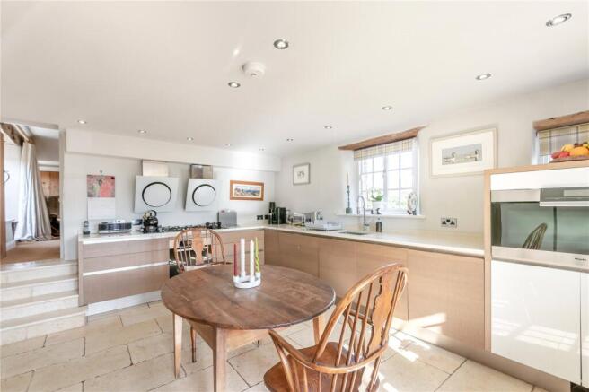 4 bed Detached for sale Image 7