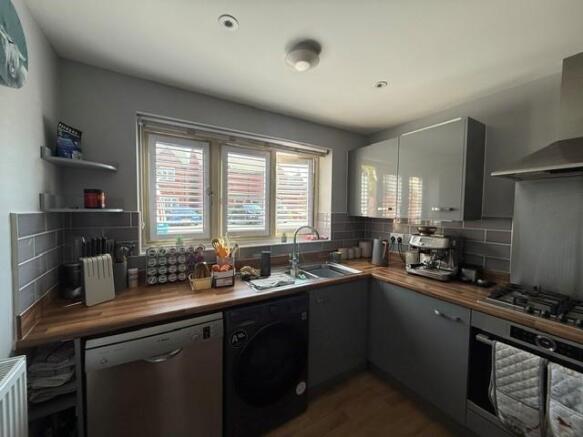 Kitchen 1.jpg