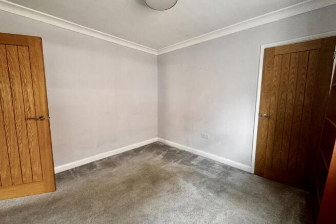 3 bed Semi-Detached to rent Image 6
