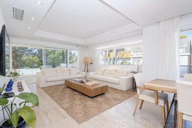 Stylish Penthouse in the sought-after Bellresguard residential area