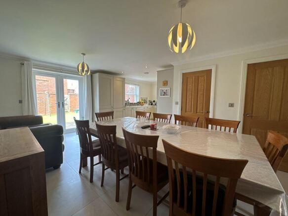 Southfield Drive, Yeovil, Somerset, BA21 photo 4