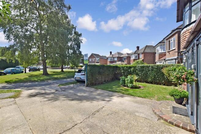 Driveway/Parking